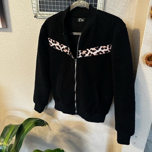 Zyia Sherpa jacket - Picture 2 of 8